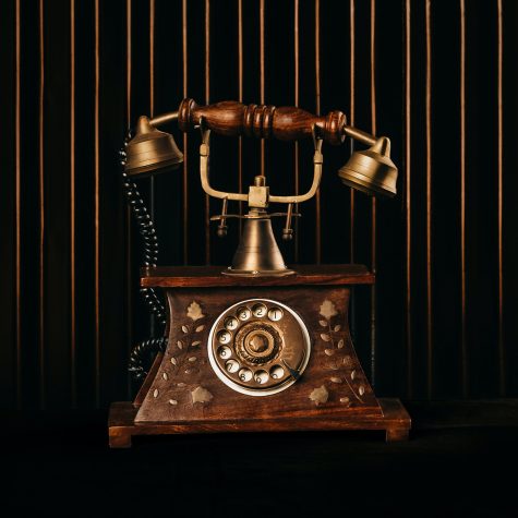 himanshu-ranpara Telefon unsplash Bild eines antiken Telefons