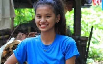 Philippinisches Mädchen. Heilsarmee Schweiz Internationale Entwicklung