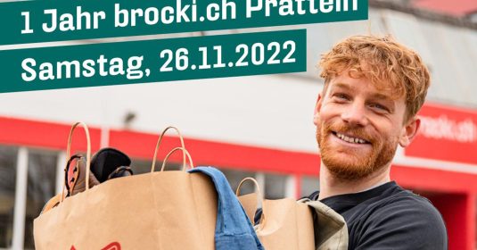 Mann nach seinem Einkauf in der brocki.ch-Filiale Pratteln.