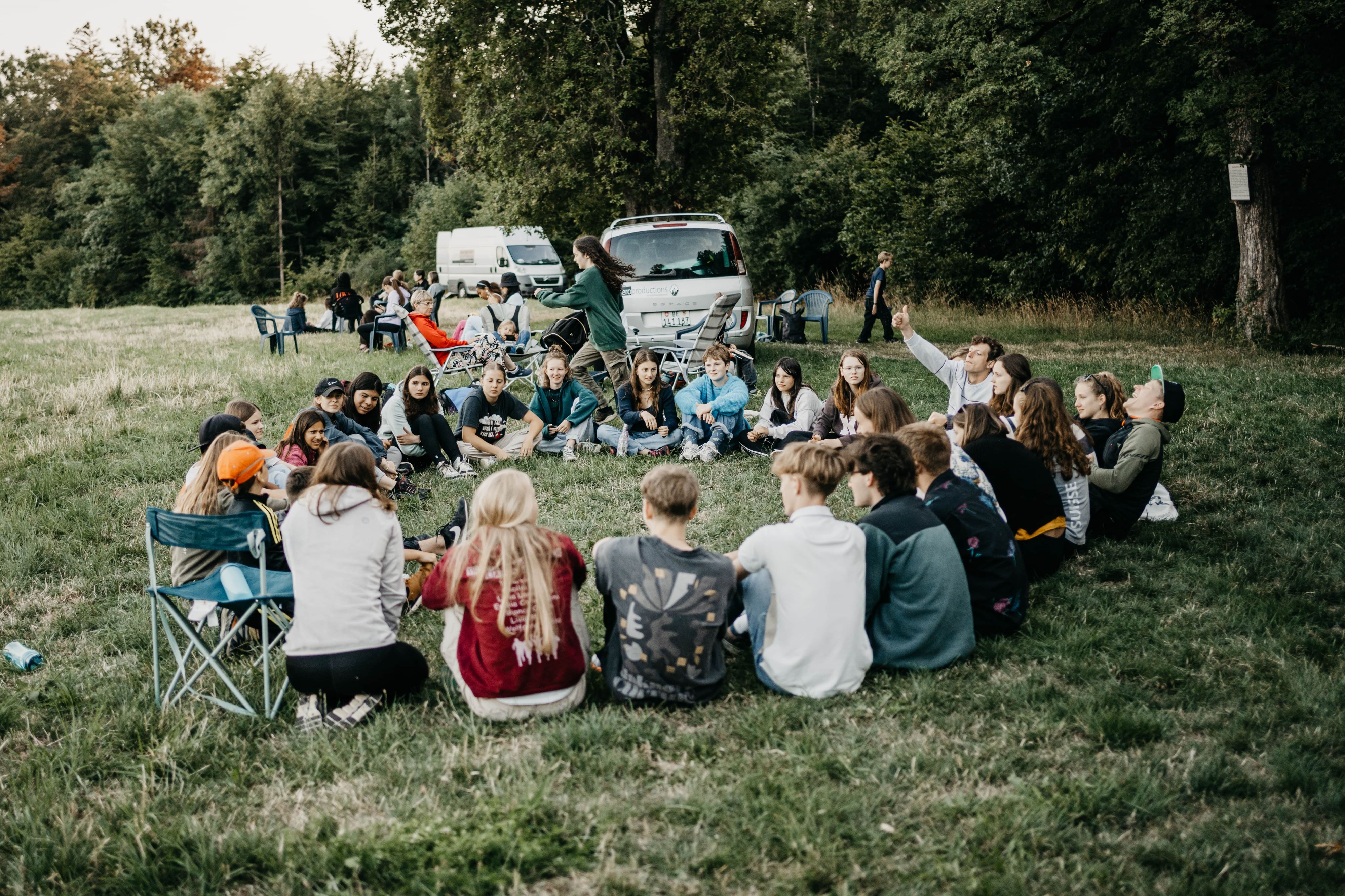 Eine gemütliche Runde am Waldrand