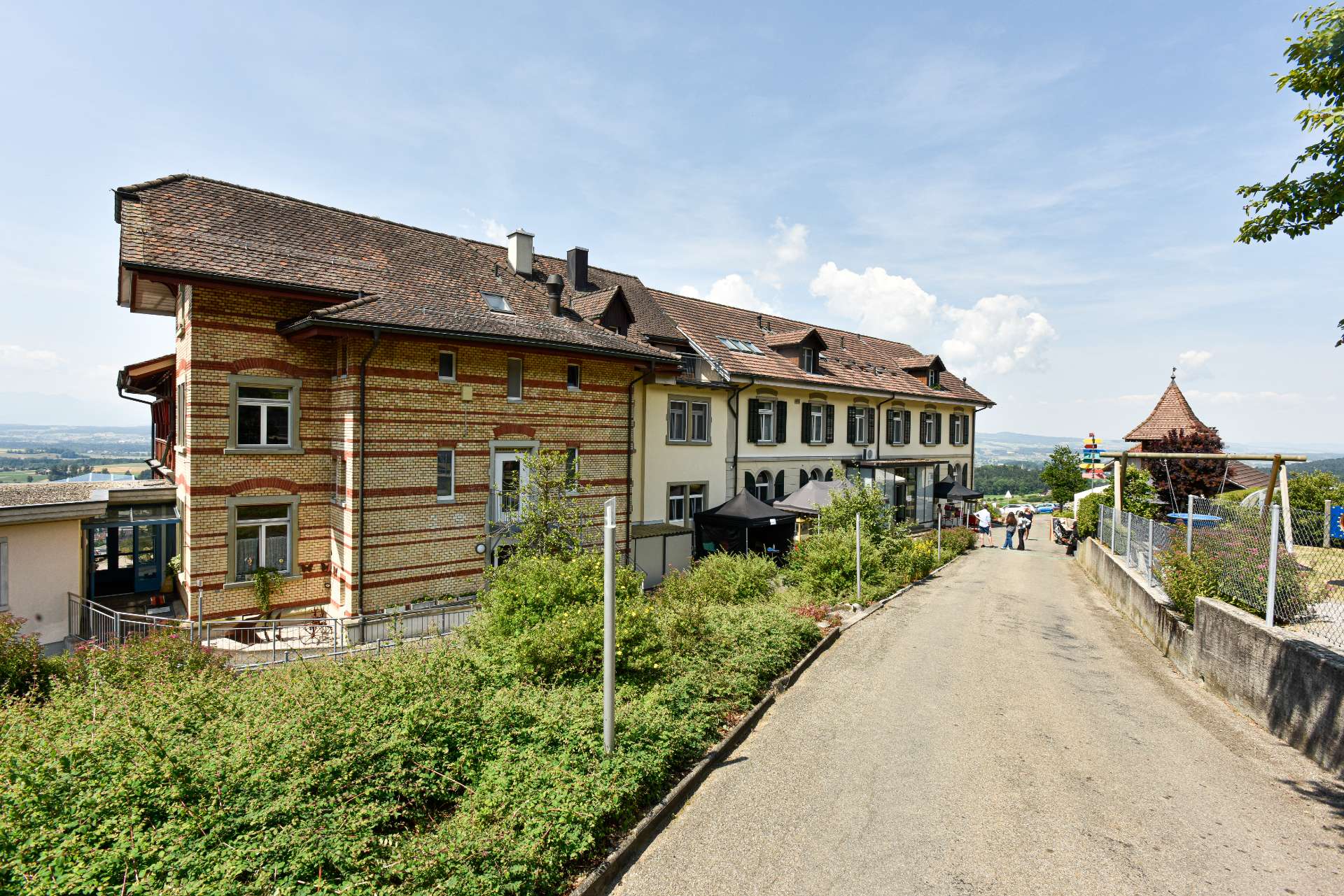 Kinder- und Jugendhaus Paradies: 100 Jahre Paradies Mettmenstetten – Durchgang