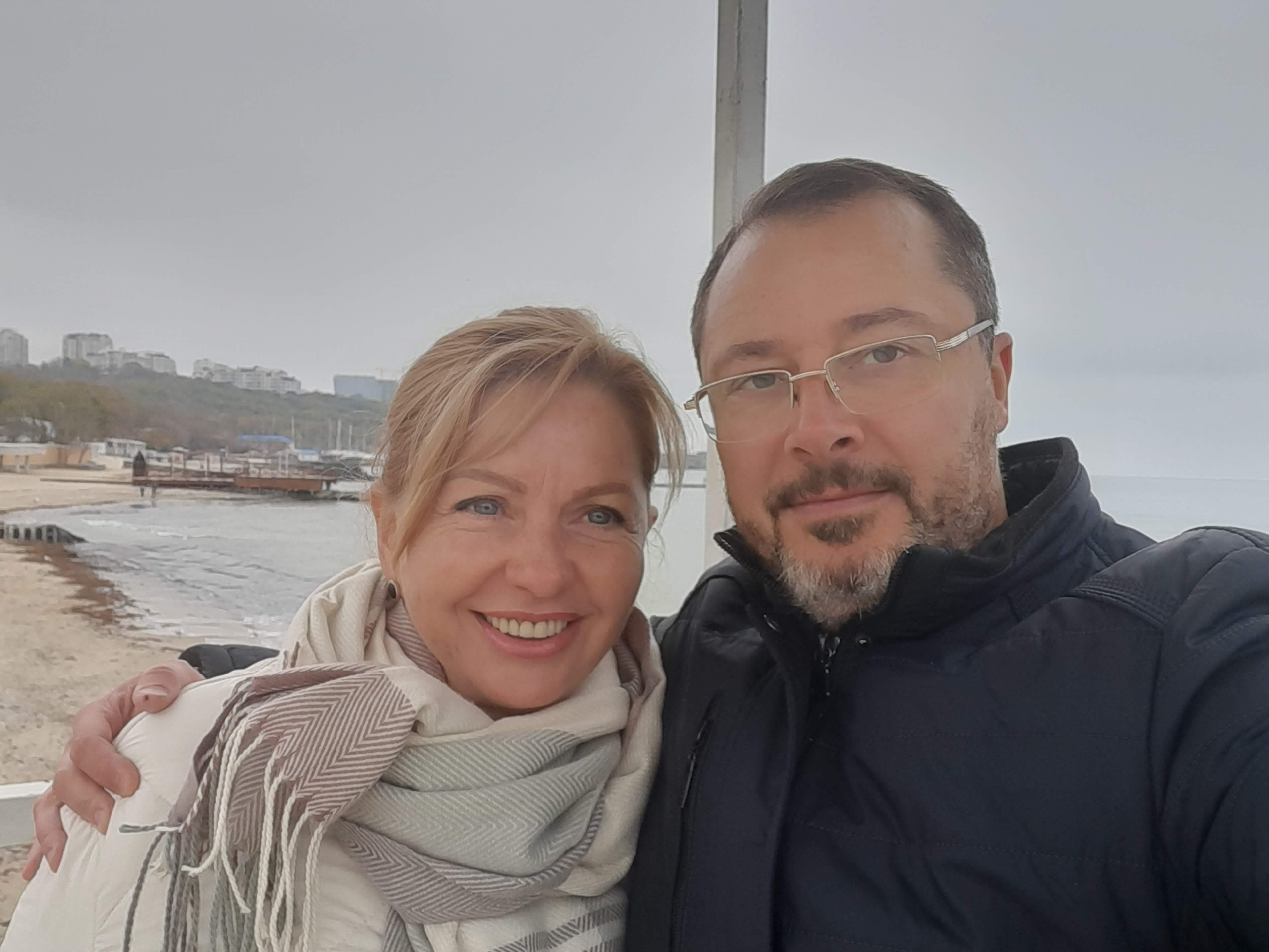 Iryna und ihr Mann Rostyslav in ihrer Heimat