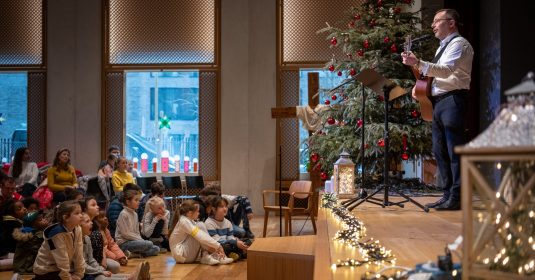Weihnachtsfeier der Heilsarmee mit und für ukrainische Kinder