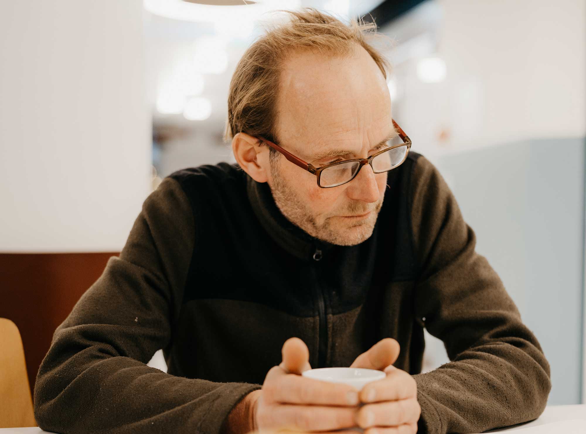 Nicolas Gabriel warme Tasse Kaffee