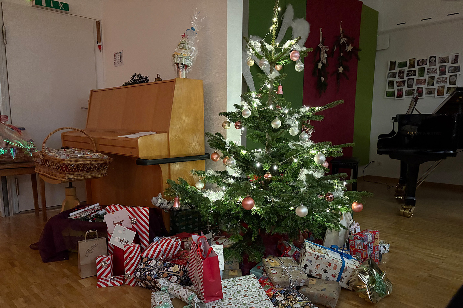 Weihnachtsbaum_Kinder- und Jugendhaus Paradies_Heilsarmee (2024).