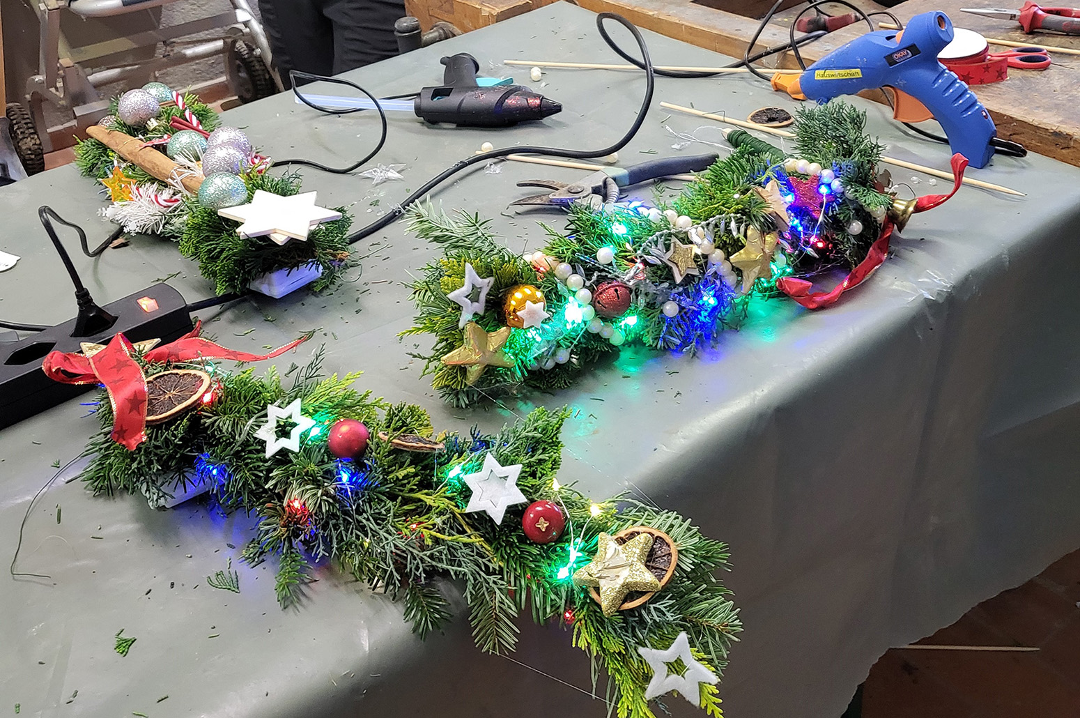 Weihnachtsbastelei, Kinder- und Jugendhaus Paradies, Heilsarmee Schweiz (2025).